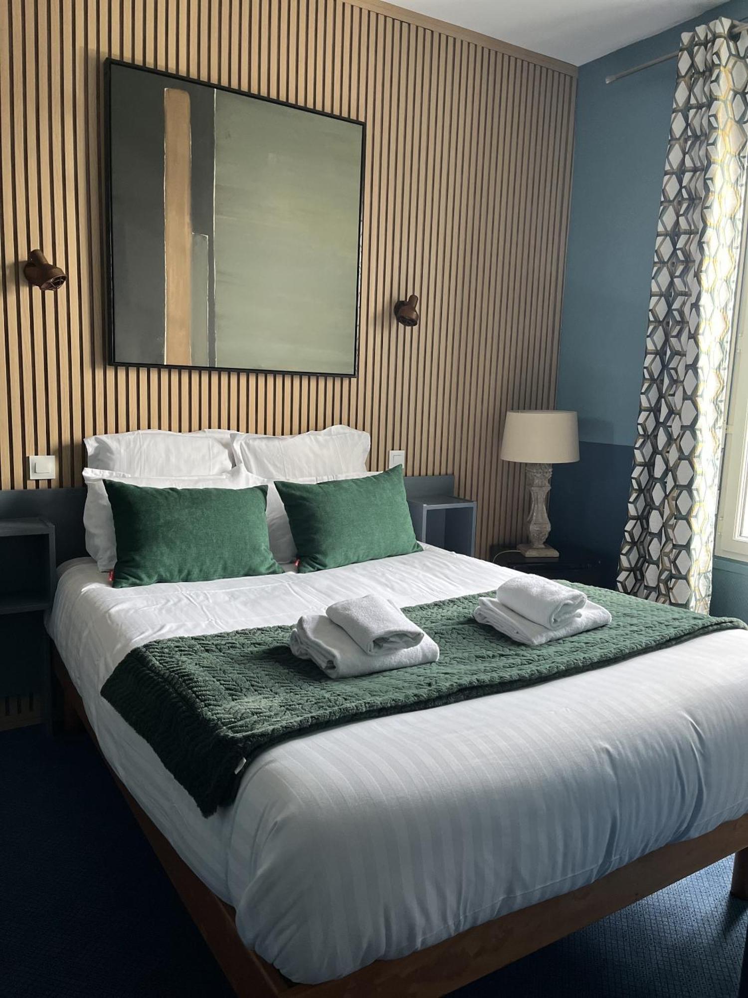 Hotel Des Pins Jullouville-les-Pins Room photo