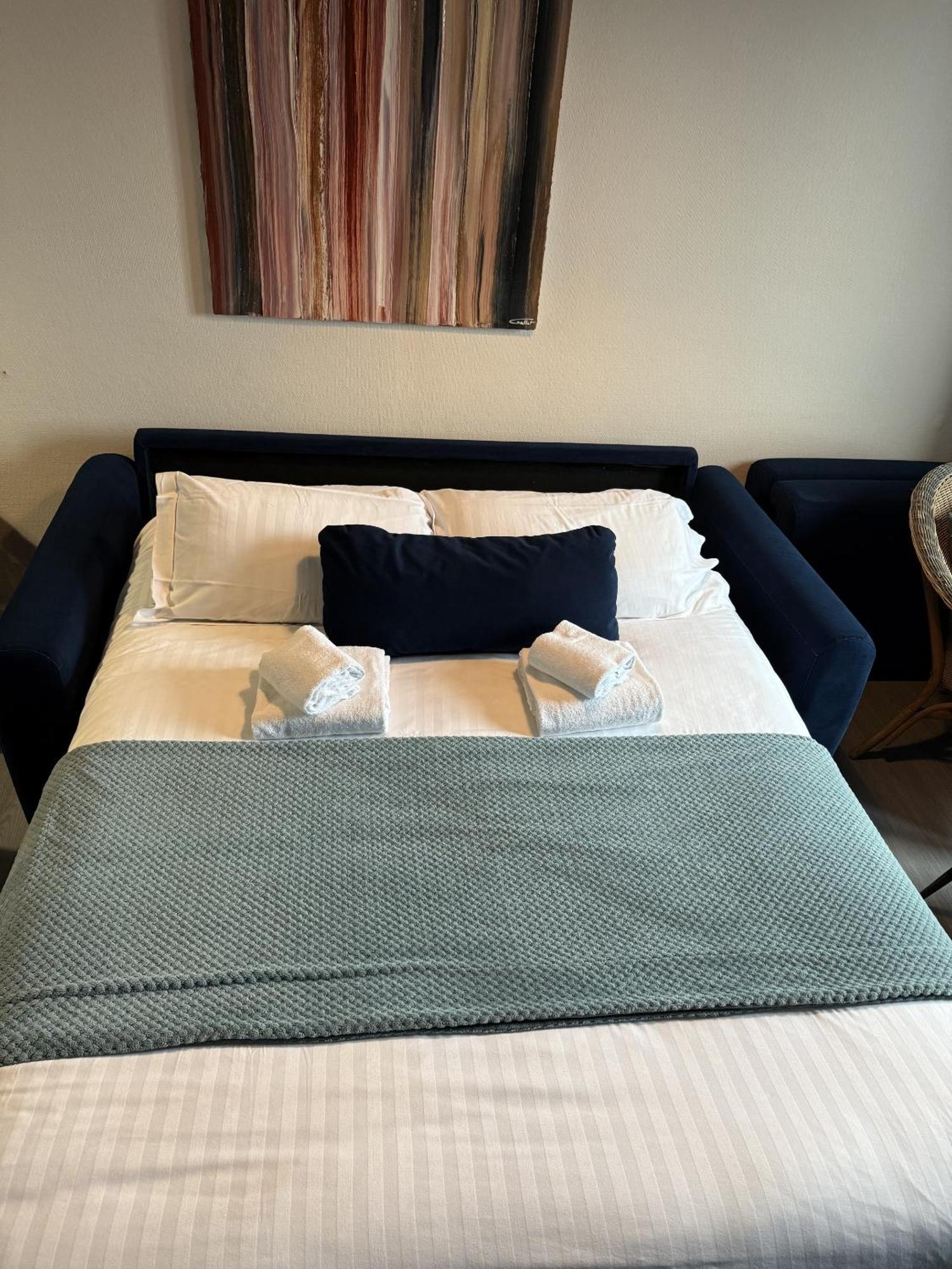 Hotel Des Pins Jullouville-les-Pins Room photo